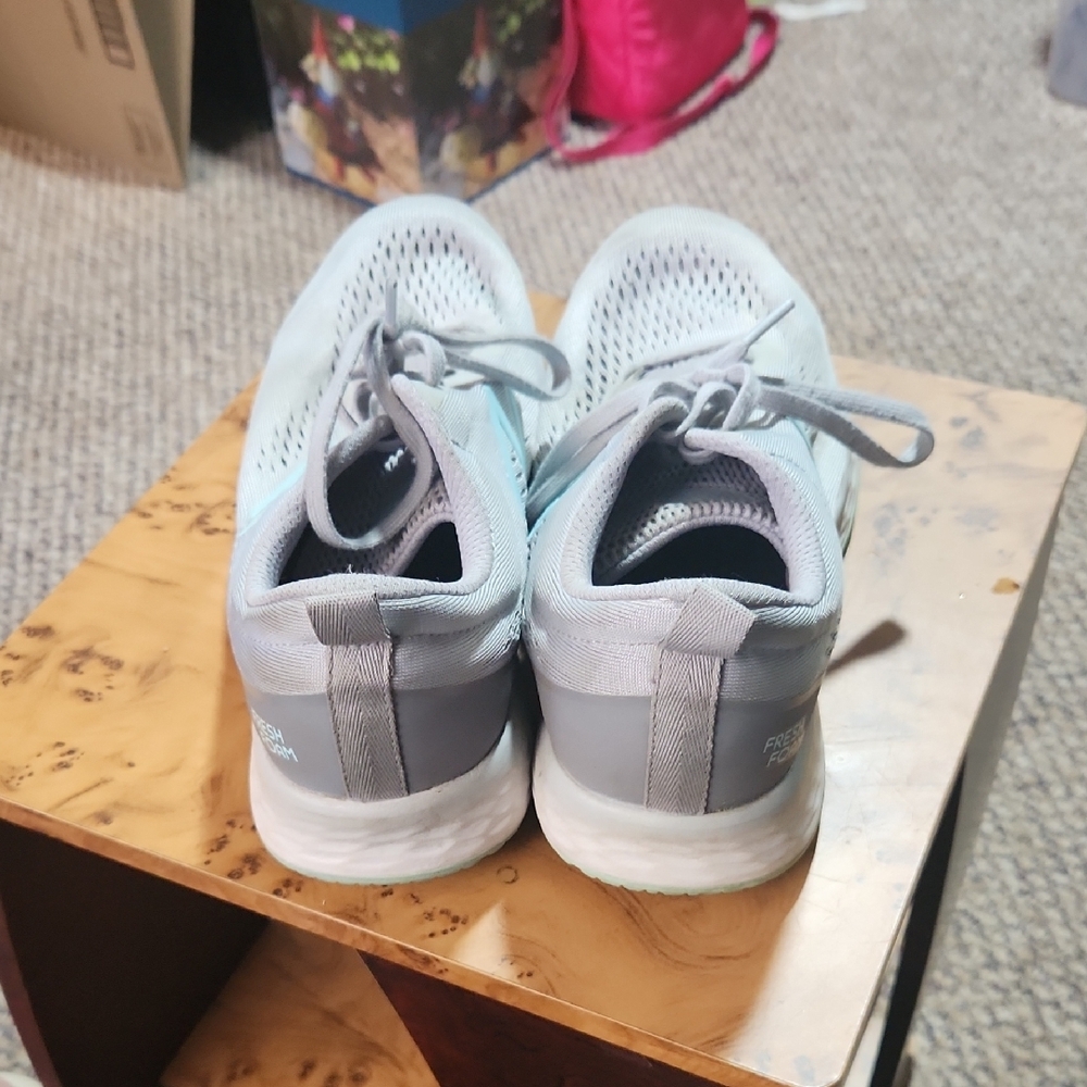 New Balance Women's Light Gray and Teal Athletic Shoes - Picture 4 of 5